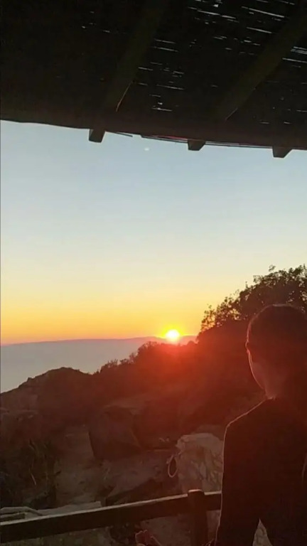 Eco Home at the Sunset and sea View on the Hill 10