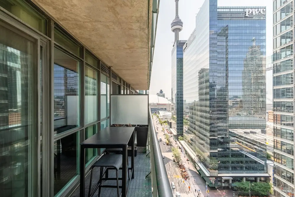 Newly Designed 1BR Executive Suite Great Location