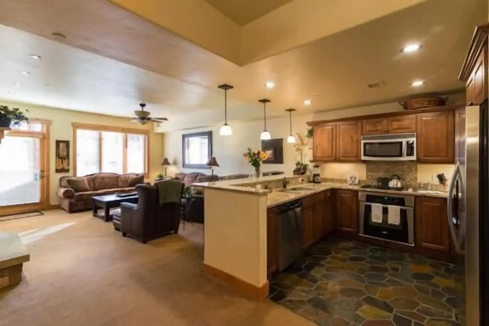 6106 Bear Lodge, Trappeur's Crossing Apartment 5