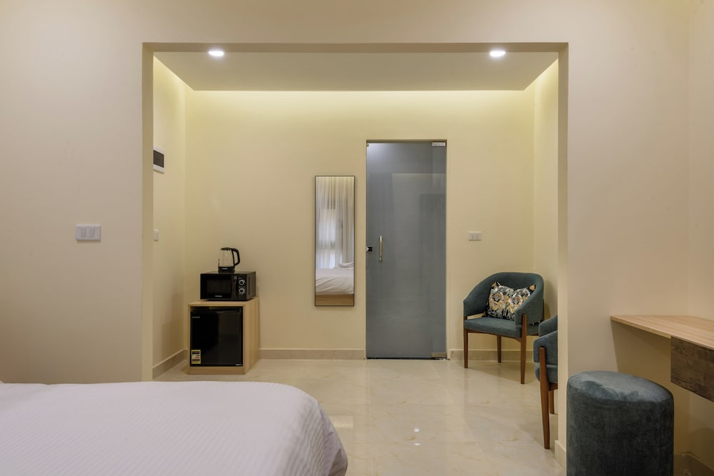 Hazel Spaces in Heliopolis