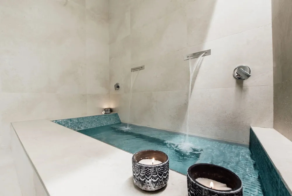 SECRET GARDEN - Suites & Apartments