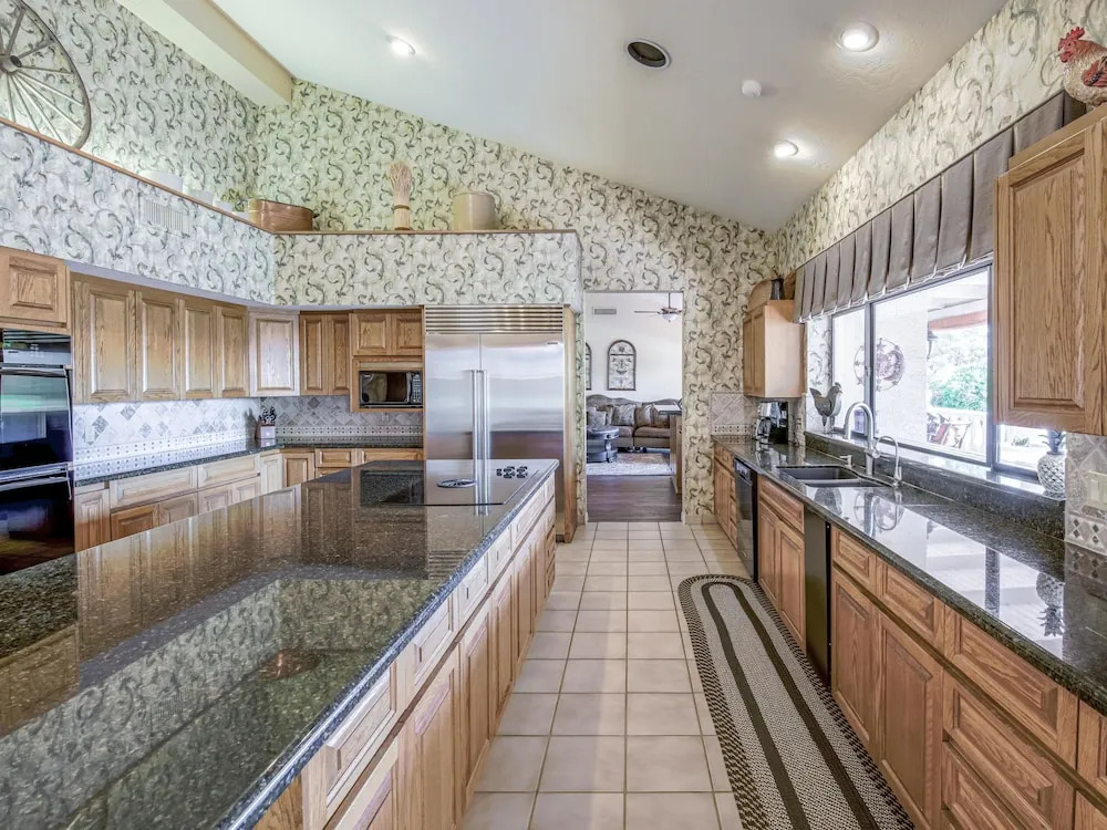 New Listing! Expansive W/ Pool & Spa 5 Bedroom Home