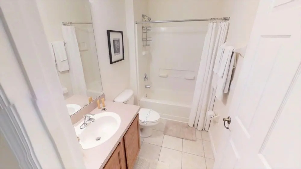 ACO FAMILY – 4 bd TOWNHOME WITH POOL (1717)