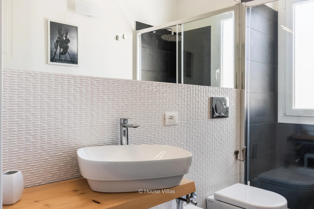 Albantica In Avola With 3 Bedrooms And 3 Bathrooms