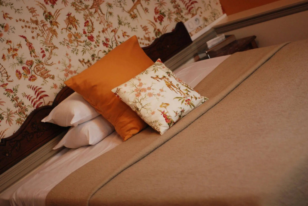 Hotel de Charme La Bonne Adresse - Logis hotels