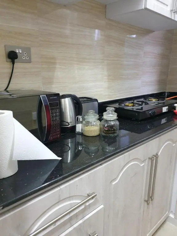 Lovely 2 and 1 bedroom guest units Karen