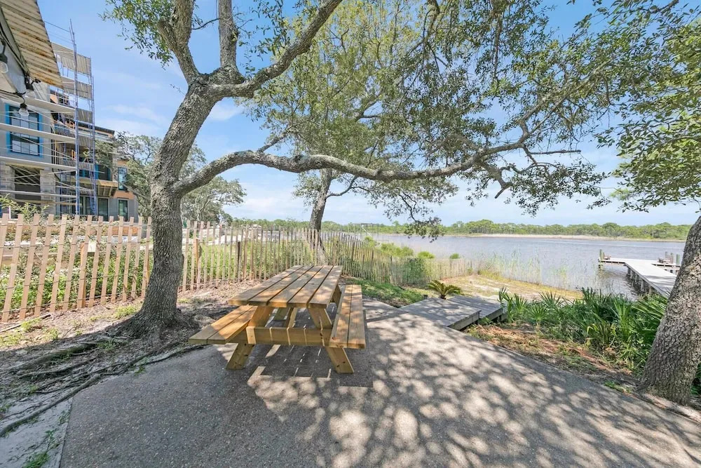 Sealake Cottage