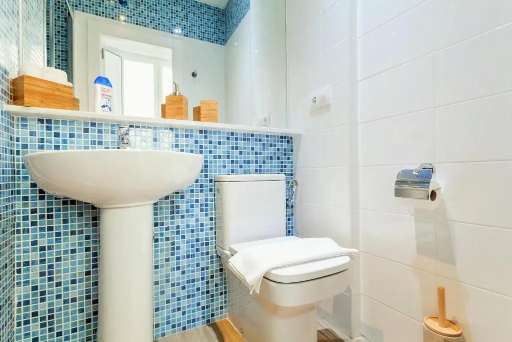 Hostly Acetres 1A loft in city center, comunal terrace, fibre,parking optional