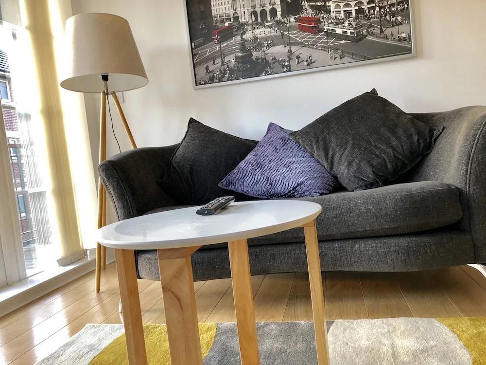 Two Bed - Close to North Station and Hospital