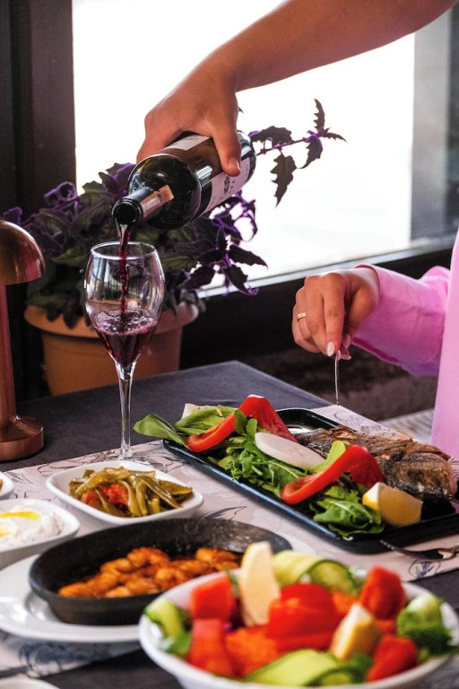 Assos Kadırga Otel