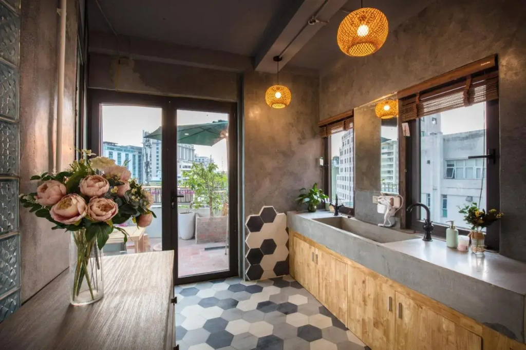 6 Le Thanh Tong Building