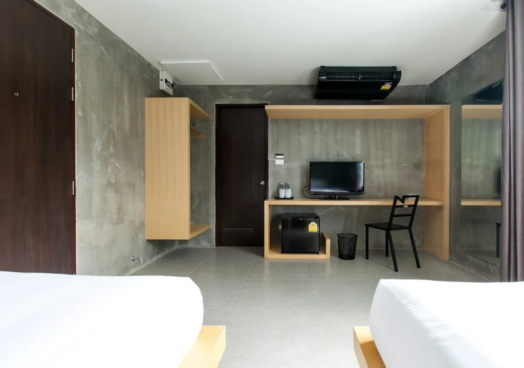 B2 Phuket