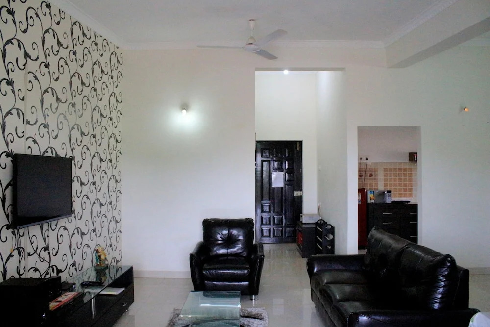 Modern Apartment With Terrace - CM001