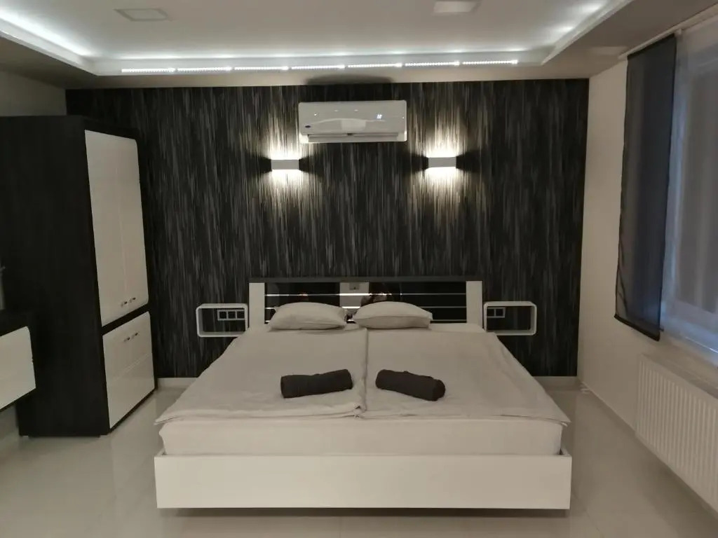AQUA SOLAR APARTMANHÁZ