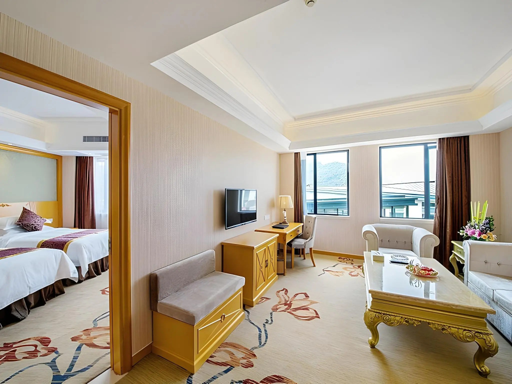 Vienna Hotel Guilin Wanfu Square