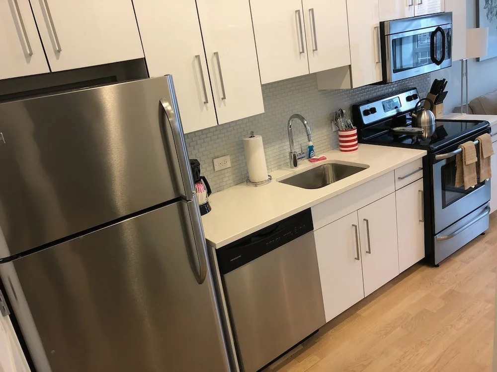 Cook City Suites - 1616 Walnut Street