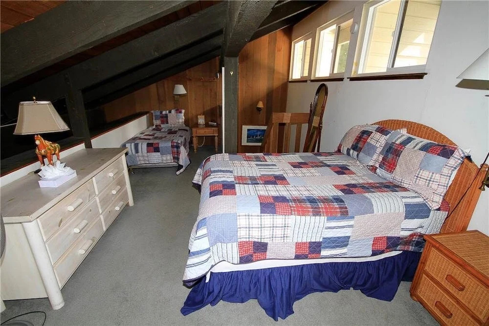 Horizons 4 140 1 Loft 1 25 Baths 1 Br home by RedAwning