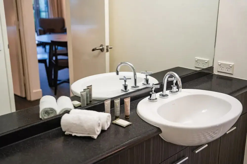 Chic 1-bed in East Melbourne With Gym & Pool