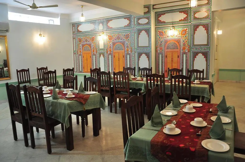 Rani Mahal Hotel