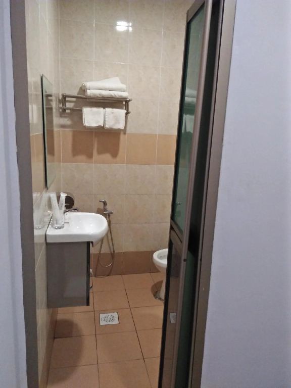 TIONG HUA HOTEL