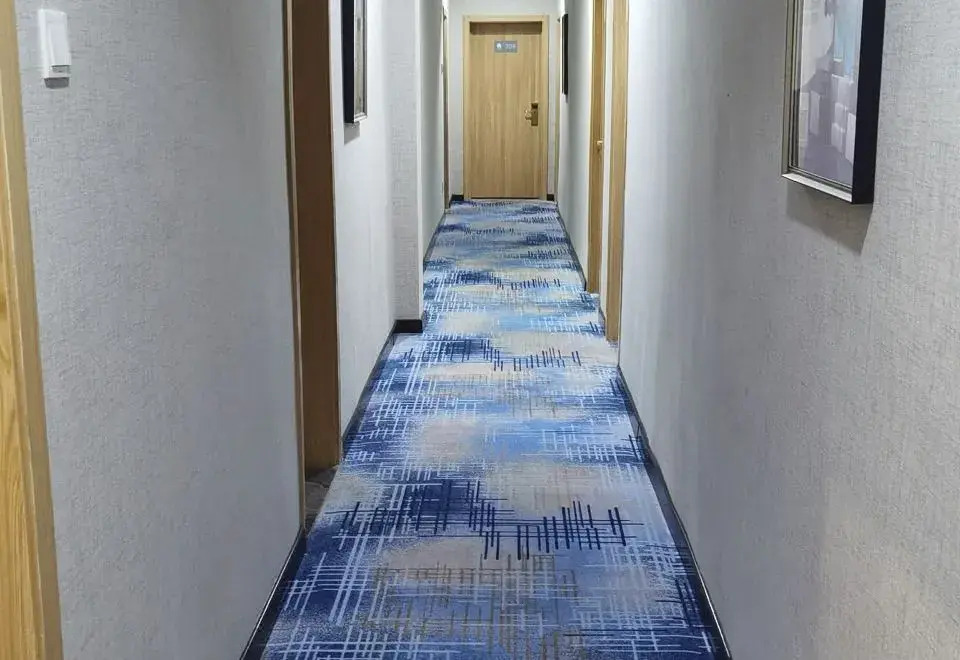 RuJia Huayi Homestay (Xianghe Zhongyi Furniture City)