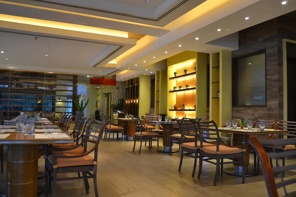 Pico de Loro Hamilo Coast