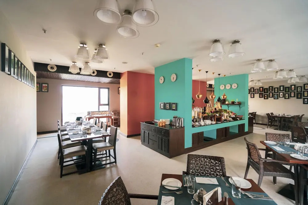 Summit Montana Suites & Spa at Mall