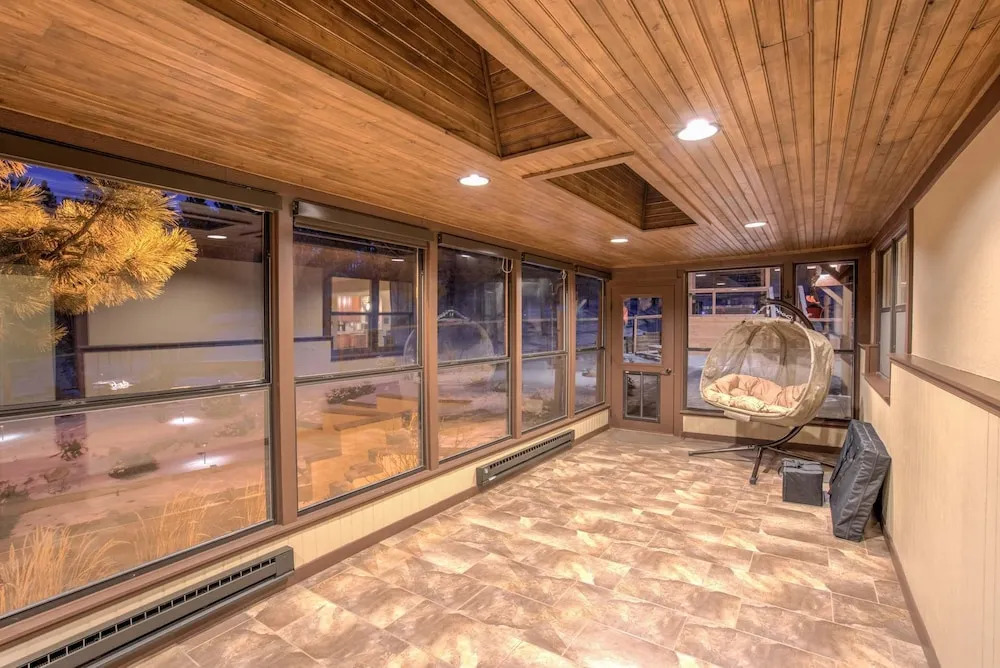 5BR Poe Manor Entertain,hot Tub+has Everything!