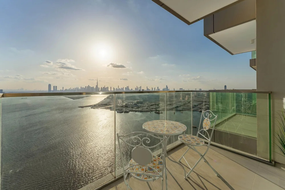 Maison Privee - Trendy Apt on the Creek with Superb Dubai Skyline Vw
