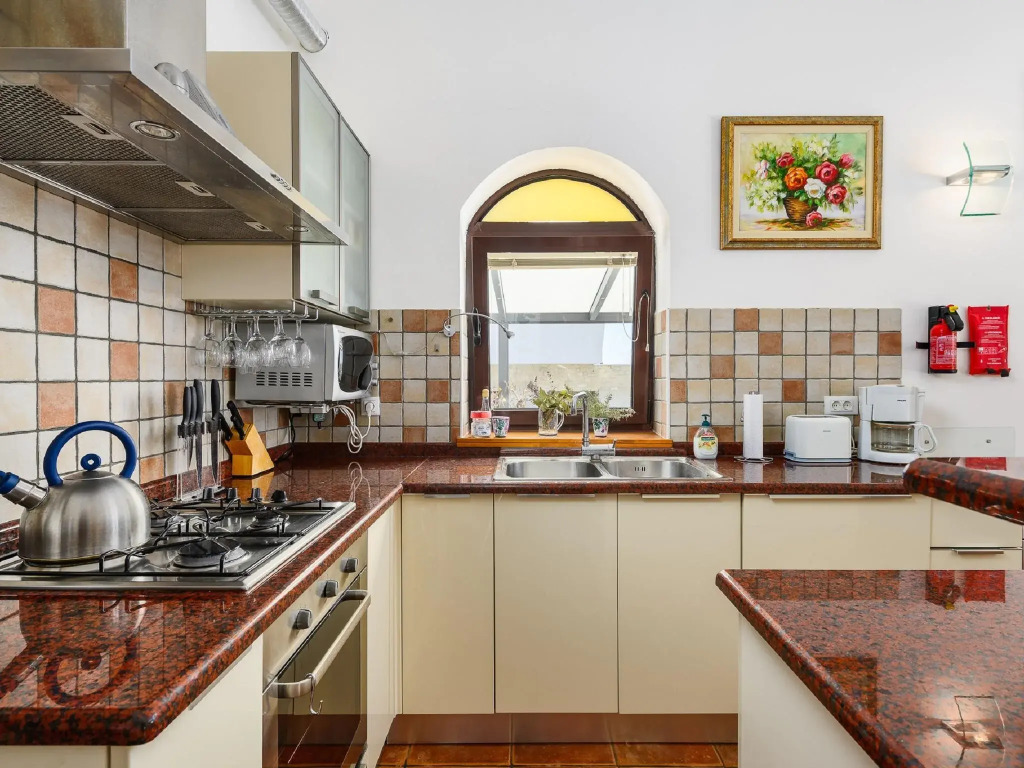 Large villa with private swimming pool and enclosed garden