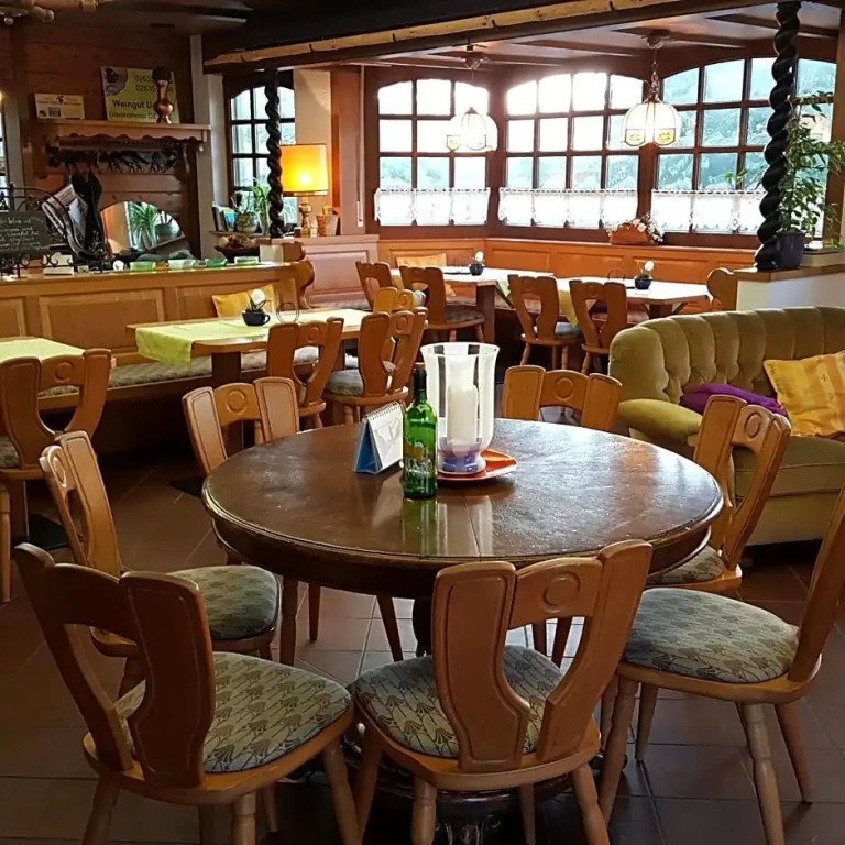 Weinhaus em Wingert