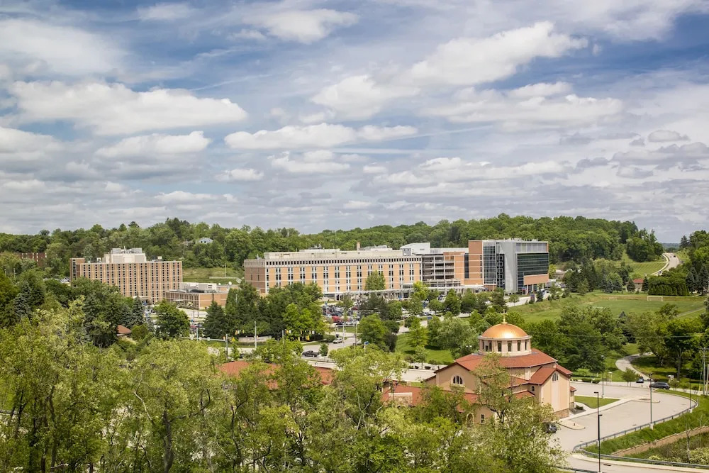Fairfield Inn & Suites Pittsburgh North/McCandless Crossing