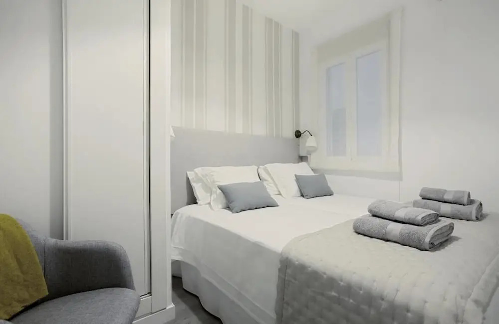 Near Reina Sofía Museum. 6pax. 2bedrooms. Reina Sofia III