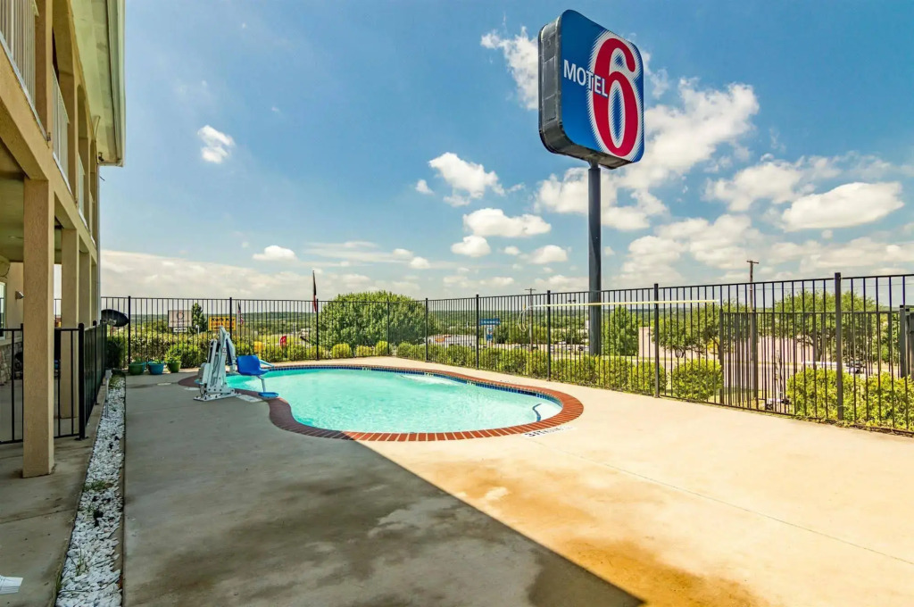 Motel 6-Azle, TX