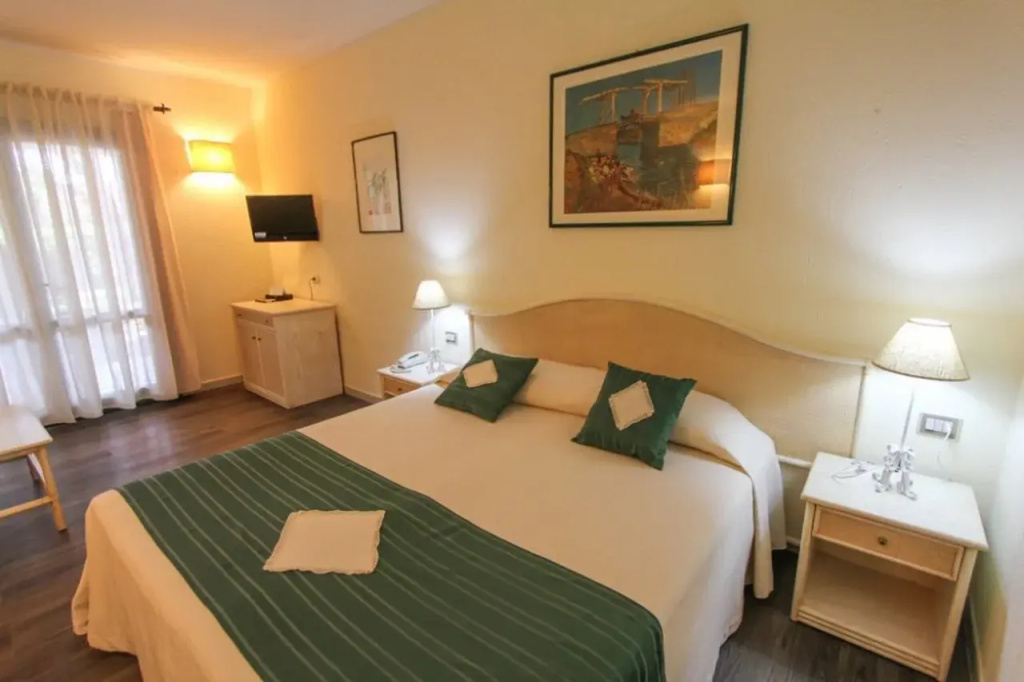 Albaruja Hotel