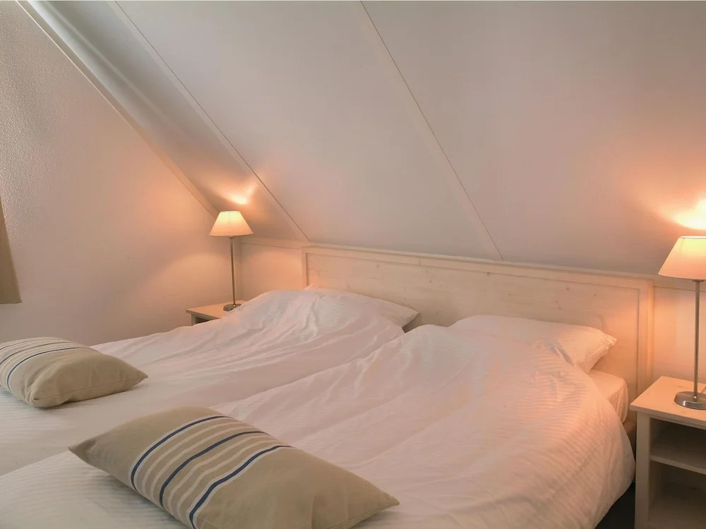 Detached Bungalow With Dishwasher, Next to a Nature Reserve