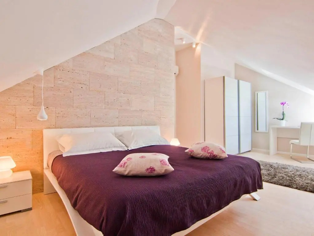 Laura Lux Suites