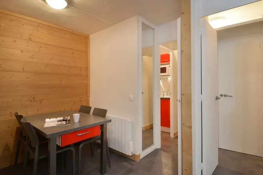 Residence Saintjacques Divisible Studio for 4 People in the Resort Center, 25 m2 S712