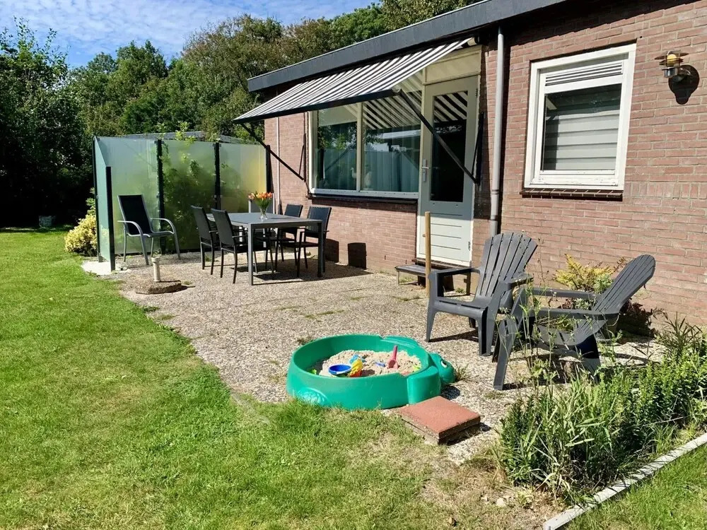 Sunny Garden Retreat Bungalow