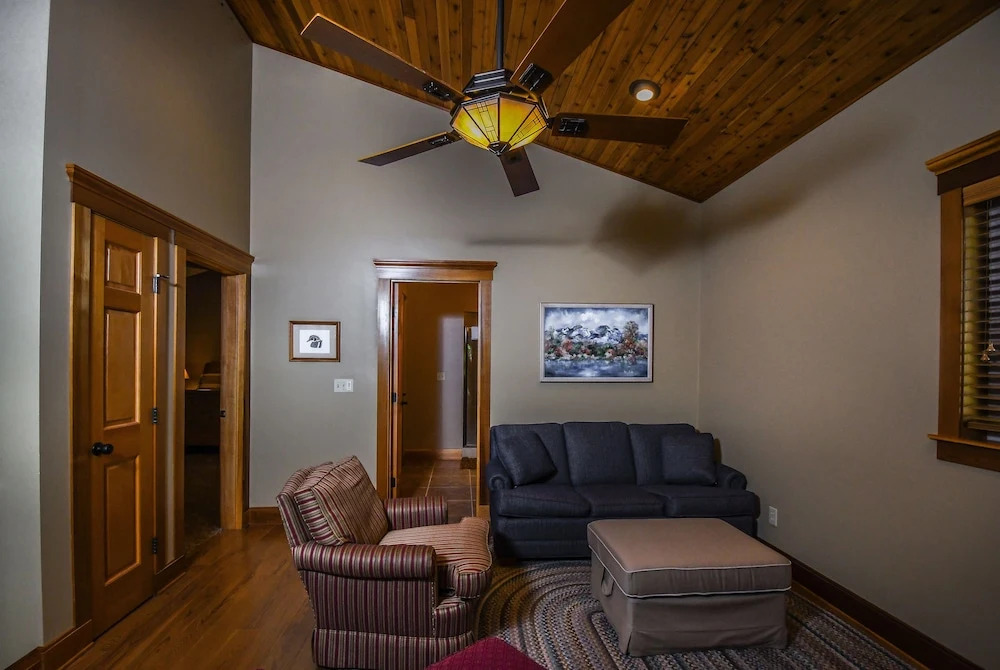 Trees, Breeze and Skis 3 Bedroom House