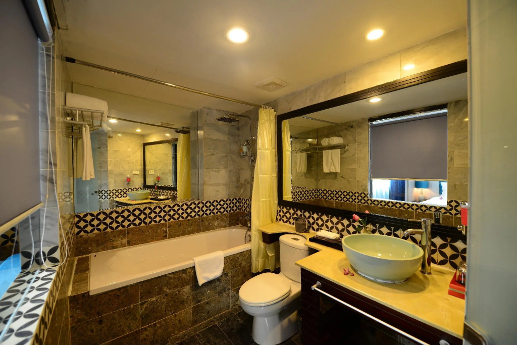 Ja Cosmo Hotel and Spa