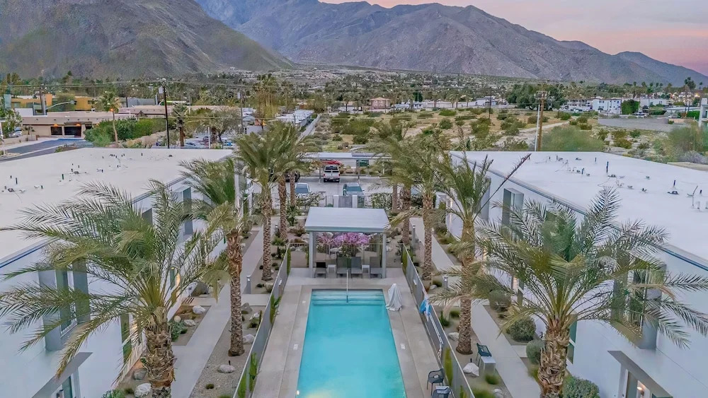 Zanjero by Avantstay Mins From Downtown Palm Springs Private Terrace, Shared Pool