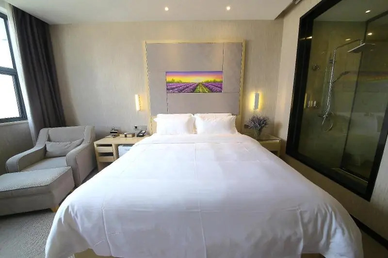 Lavande Hotel Heyuan Zijin