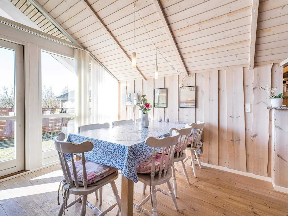 6 Person Holiday Home in Hemmet