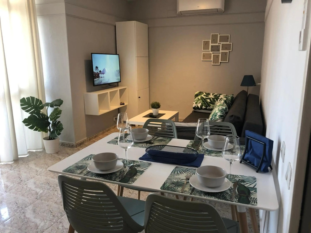 Apartamento Torre II Las Palmeras mit seitlichem Meerblick und Pool in Fuengirola