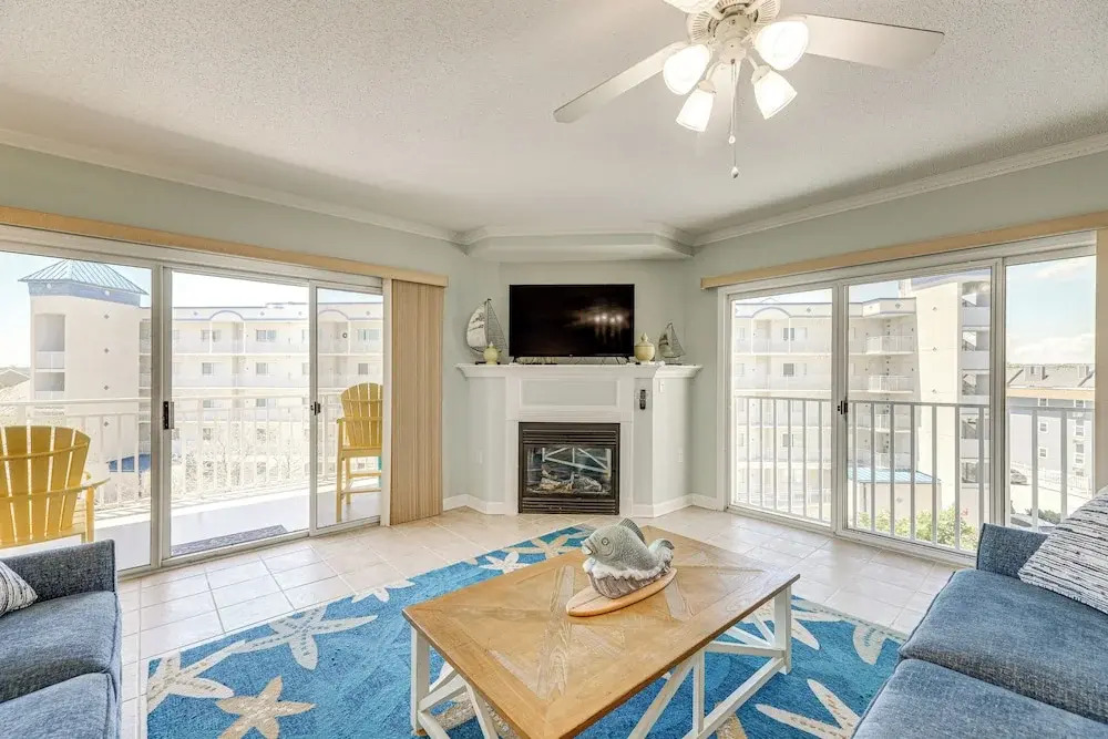 Steps to Boardwalk! 4th-floor Ocean City Beach Gem