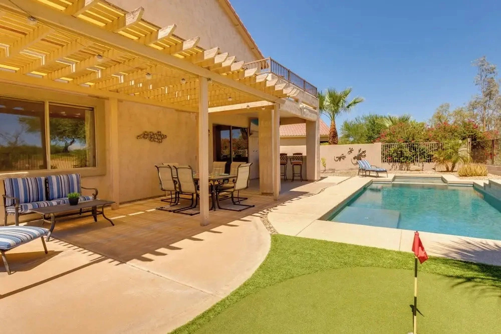 Private Yard & Fairway View: Phoenix Golf Retreat