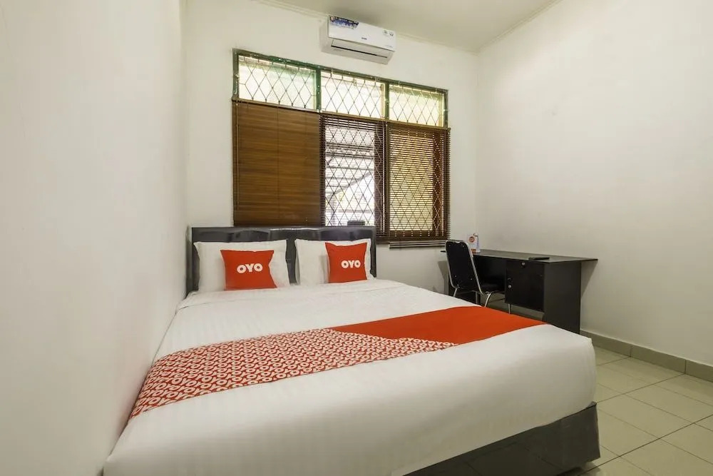 Oyo 1954 Tubagus Guest House