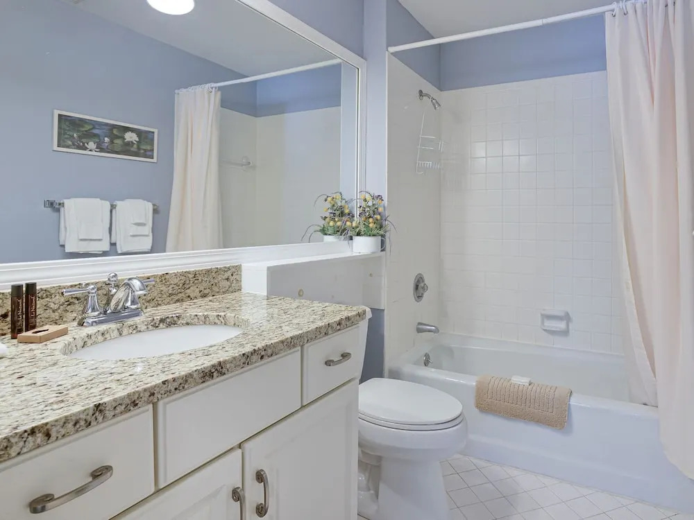 New Listing! Lake Forest Villa W/ Pool, Near Beach Villa