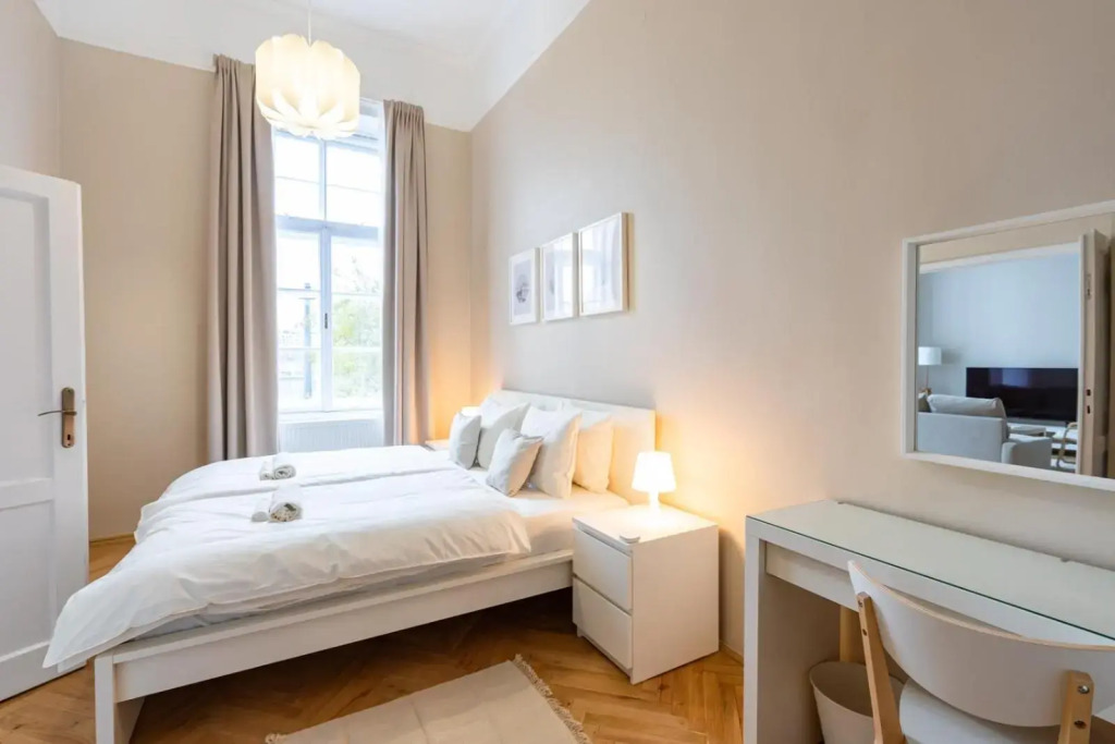 Brand new panoramic flat at Chain Bridge with gorgeous view